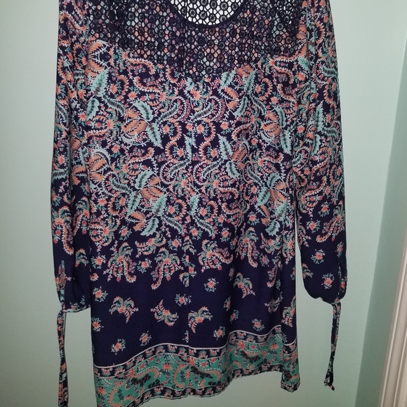 Womens dress - Picture 2 of 4